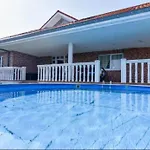 Tranquila Con Piscina Y Jardin 