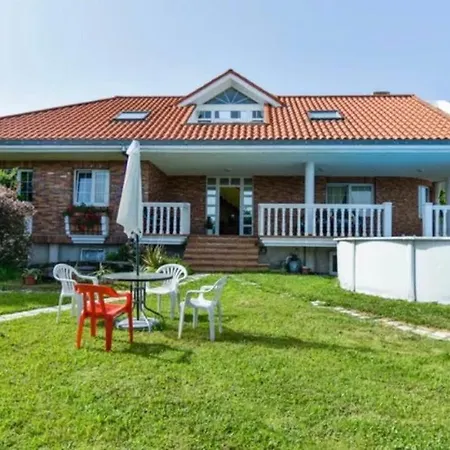 Holiday home Tranquila Con Piscina Y Jardin 
