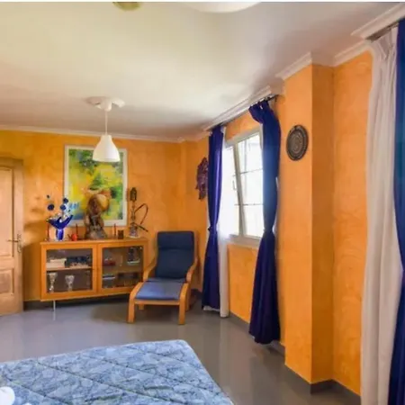 Tranquila Con Piscina Y Jardin 