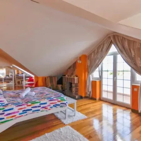 Holiday home Tranquila Con Piscina Y Jardin 