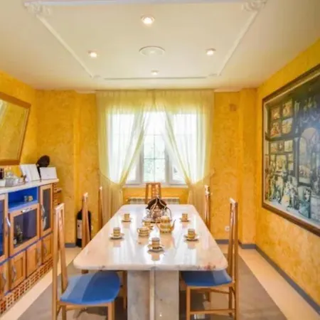 Tranquila Con Piscina Y Jardin 